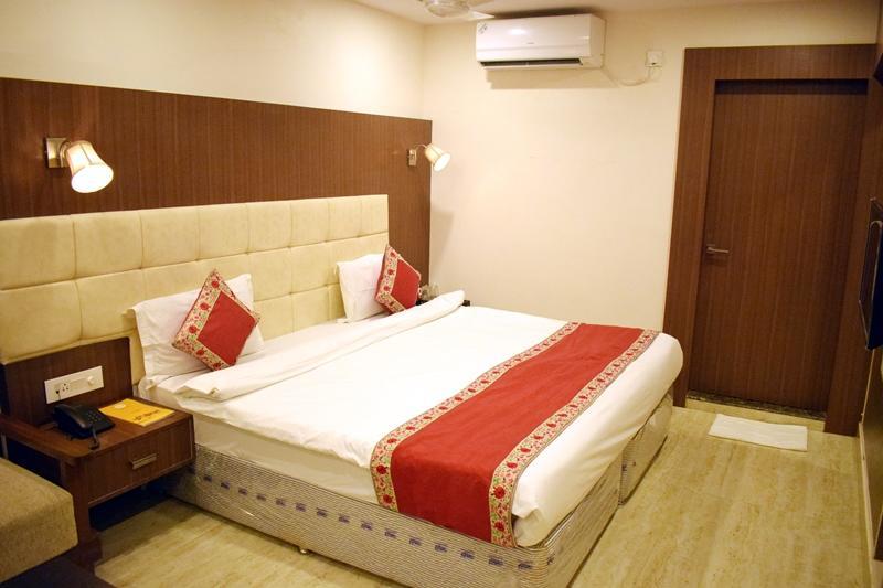 Hotel Hari Vilaas Varanasi Exterior foto