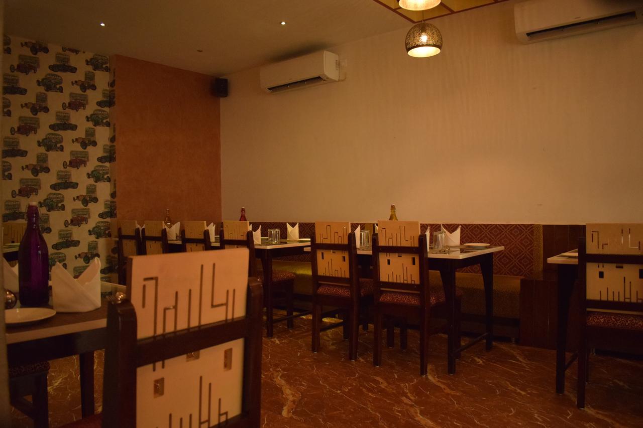 Hotel Hari Vilaas Varanasi Exterior foto